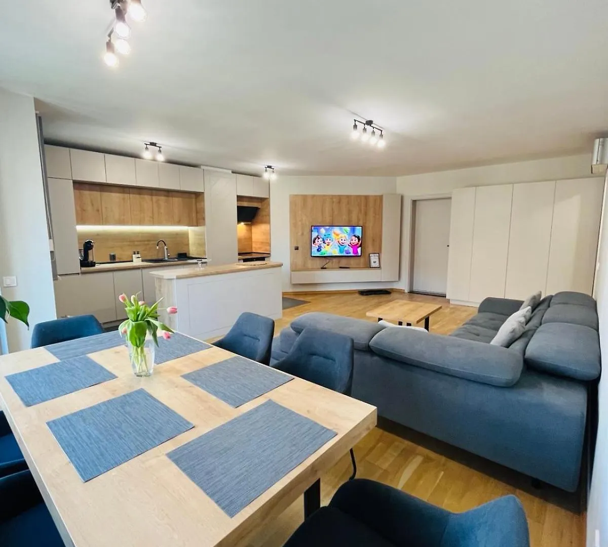 Freesia Apartment With Underground Parking Sofía