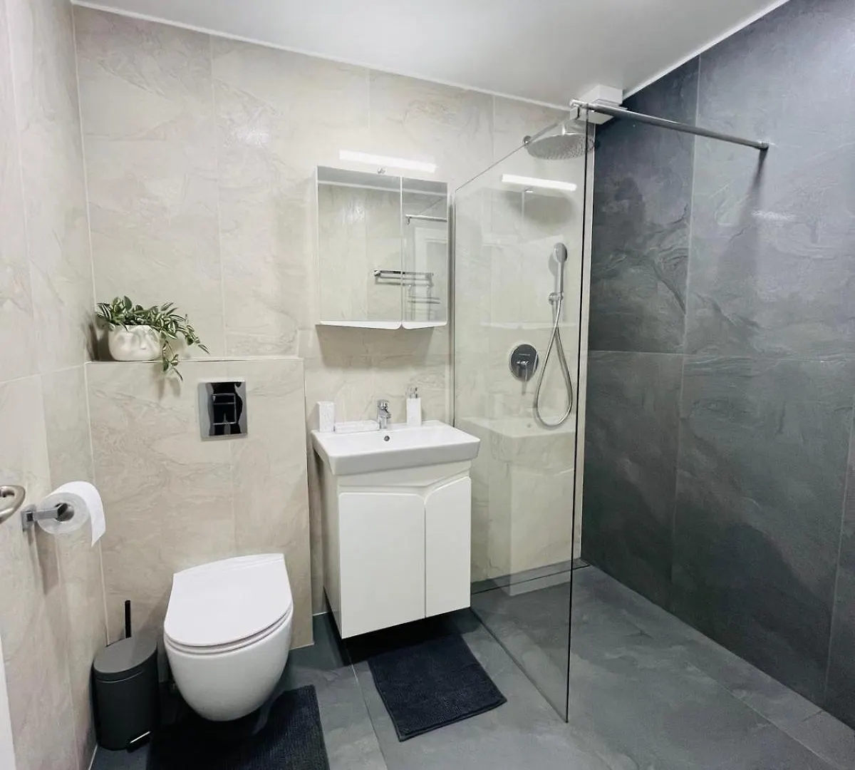Freesia Apartment With Underground Parking Sofía 0*,