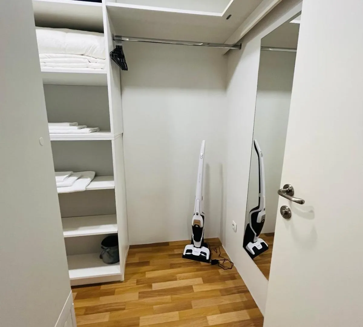 Freesia Apartment With Underground Parking Sofía