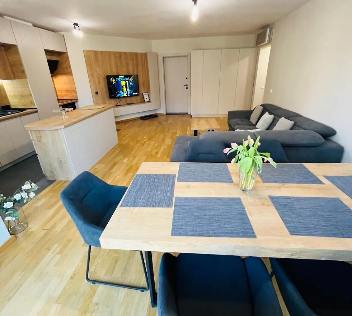 Freesia Apartment With Underground Parking Sofía 0*,